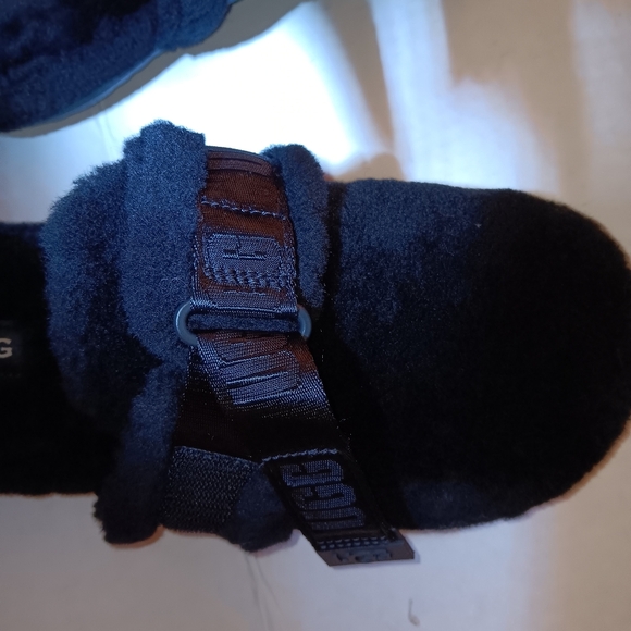 Ugg Mens Fluff It Slippers Size US 9 Black - NIB - Picture 6 of 10